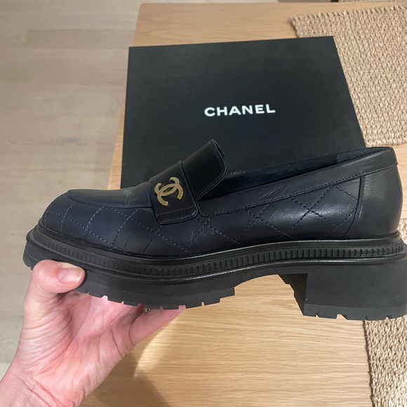 Chanel Navy Moccasin - Size 41 - Only worn once - Picture 7 of 9
